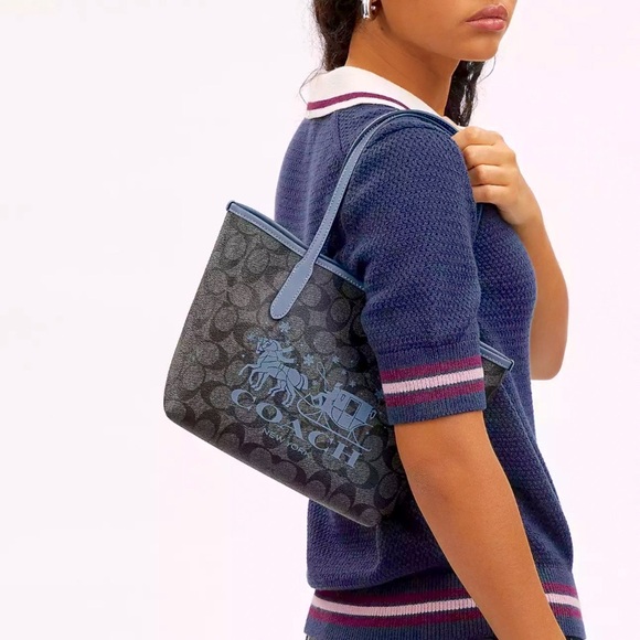 NWT Coach Small City Tote In Signature Canvas With Horse And Sleigh - Picture 8 of 8